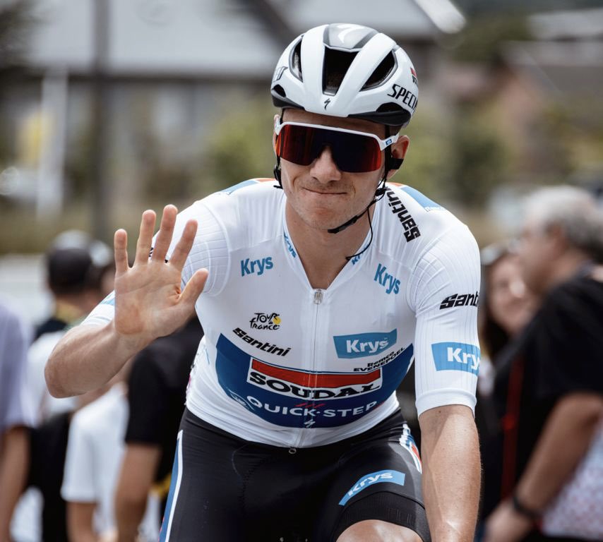 Follow us and RT this picture for a chance to get a Pro Cycling Manager 2024 game key!