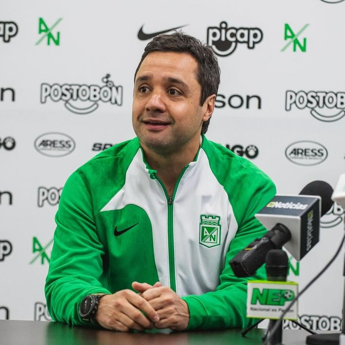 juandl84's tweet photo. Oficial: Sebastián Arango Botero, presidente de Atlético Nacional, informó a los medios, previo a la conferencia de prensa, que Benjamín Romero Amaya no es más el vicepresidente ejecutivo del club. Información anticipada desde marzo en mi canal de YouTube. @365ScoresApp
