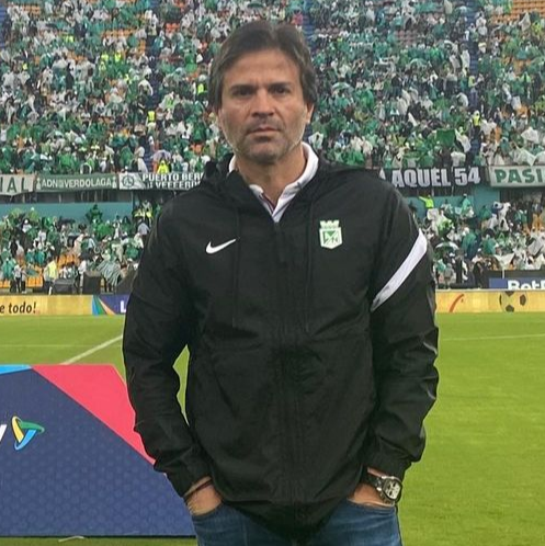 juandl84's tweet photo. Oficial: Sebastián Arango Botero, presidente de Atlético Nacional, informó a los medios, previo a la conferencia de prensa, que Benjamín Romero Amaya no es más el vicepresidente ejecutivo del club. Información anticipada desde marzo en mi canal de YouTube. @365ScoresApp