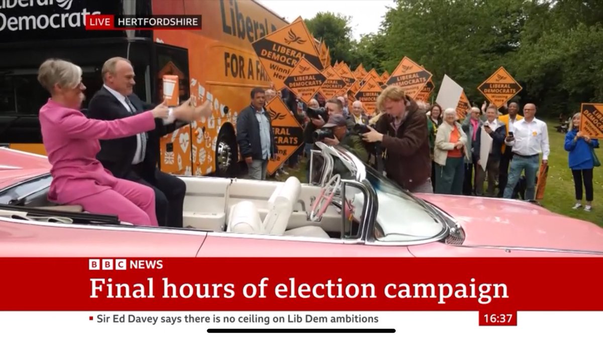 as if i’ve memed my way into Ed Davey’s final stunt 

💀