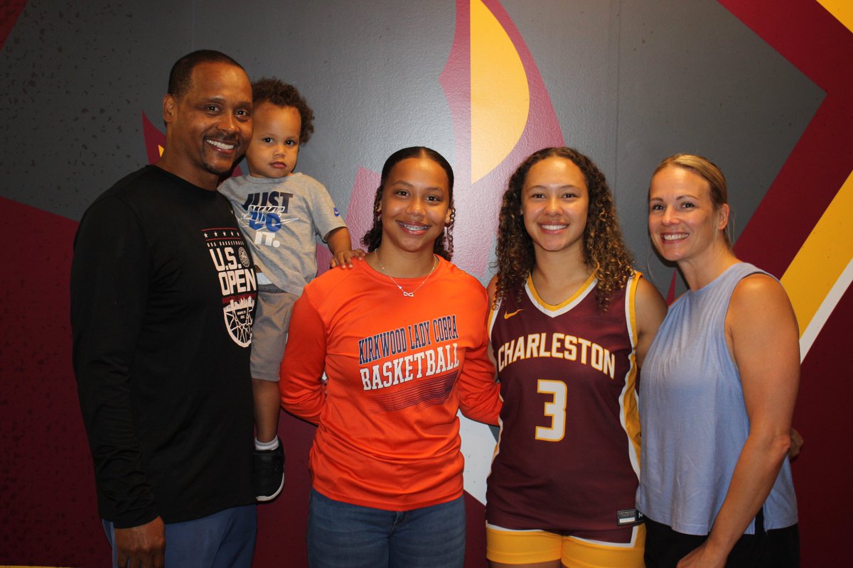 nevaehb07's tweet photo. After a great conversation and unofficial visit with @yalkno_bubbs I’m blessed to receive my first offer from the University of Charleston! Thank you @yalkno_bubbs  ! https://t.co/mUpjaocGwE