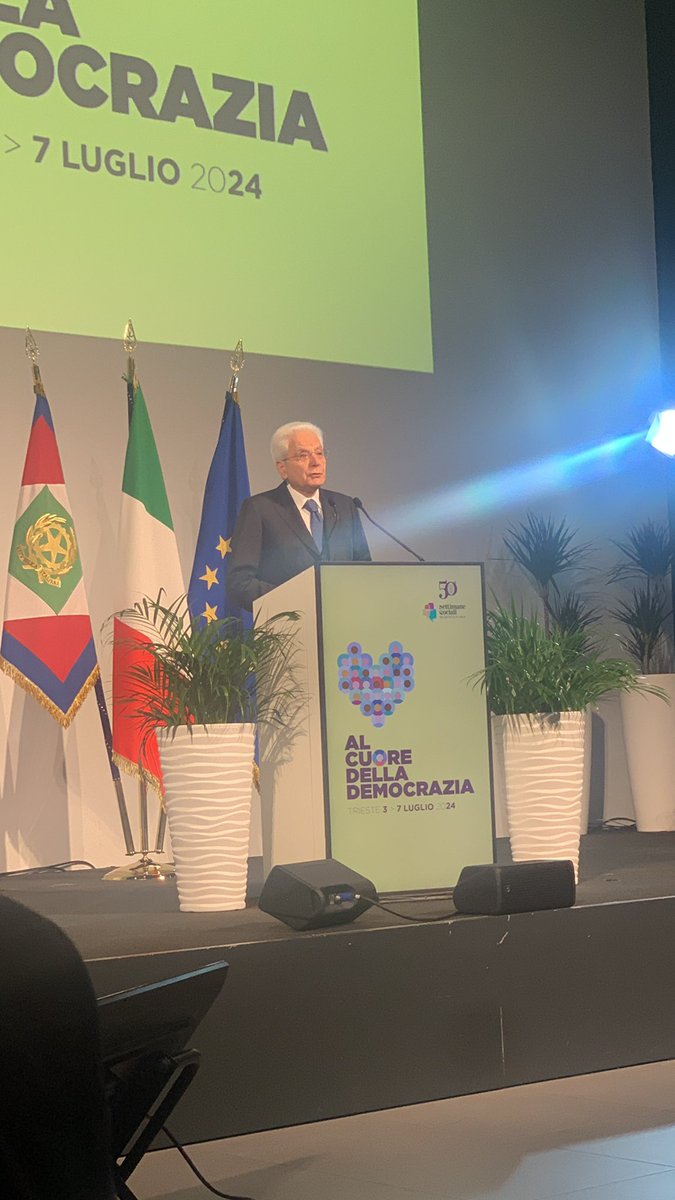 “Non confondere il parteggiare con il partecipare!”. Il presidente #Mattarella ribadisce che senza l’esercizio del voto da parte dei cittadini la democrazia zoppica. #settimanasocialedeicattolici #trieste <a href="/Quirinale/">Quirinale</a>