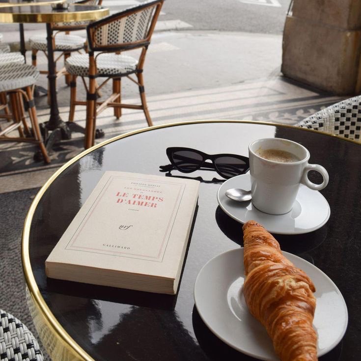 ___qlf4's tweet image. Envie d’aller visiter Paris