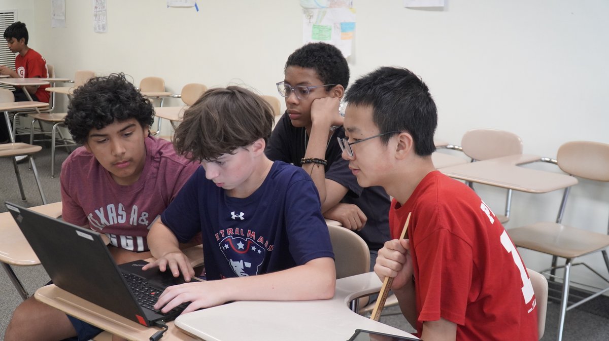 Teams completed challenges involving autonomous programming and projectile launchers for points to purchase advantages in their final robot game. We couldn't be more excited for our final 6 teams to compete in one final robot competition! Let the best team win!🤖<a href="/SJShrewsbury/">Saint John's</a>