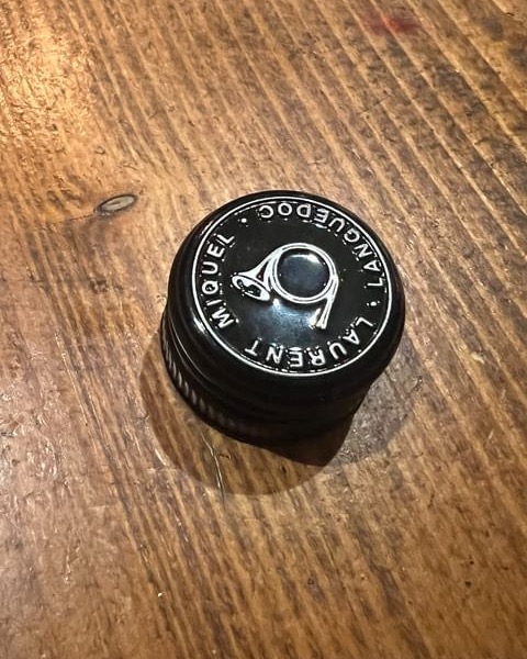 #HiddenHorn spotted by <a href="/tomsdinner/">Tom Bowles</a>  - this French hunting horn is the logo of the <a href="/LaurentMiquel/">Laurent Miquel</a> brand of wine.