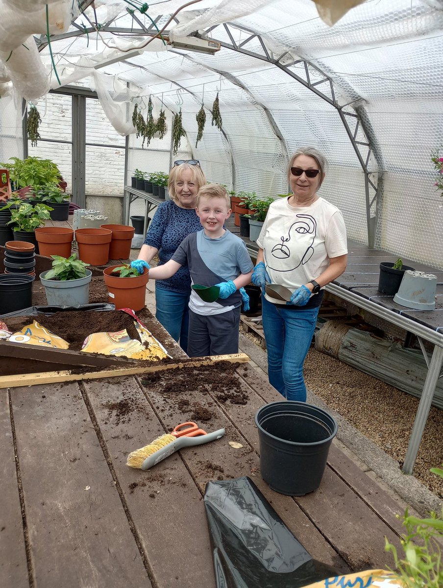InverclydeCommunityFoodNetwork (@icfnetwork) on Twitter photo Great afternoon <a href="/AdminParklea/">Parklea Branching Out</a> Thank you to all our volunteers for potting up sweet / chilli peppers, tying up the tomato plants and looking after the herb garden Great afternoon <a href="/AdminParklea/">Parklea Branching Out</a> Thank you to all our volunteers for potting up sweet / chilli peppers, tying up the tomato plants and looking after the herb garden