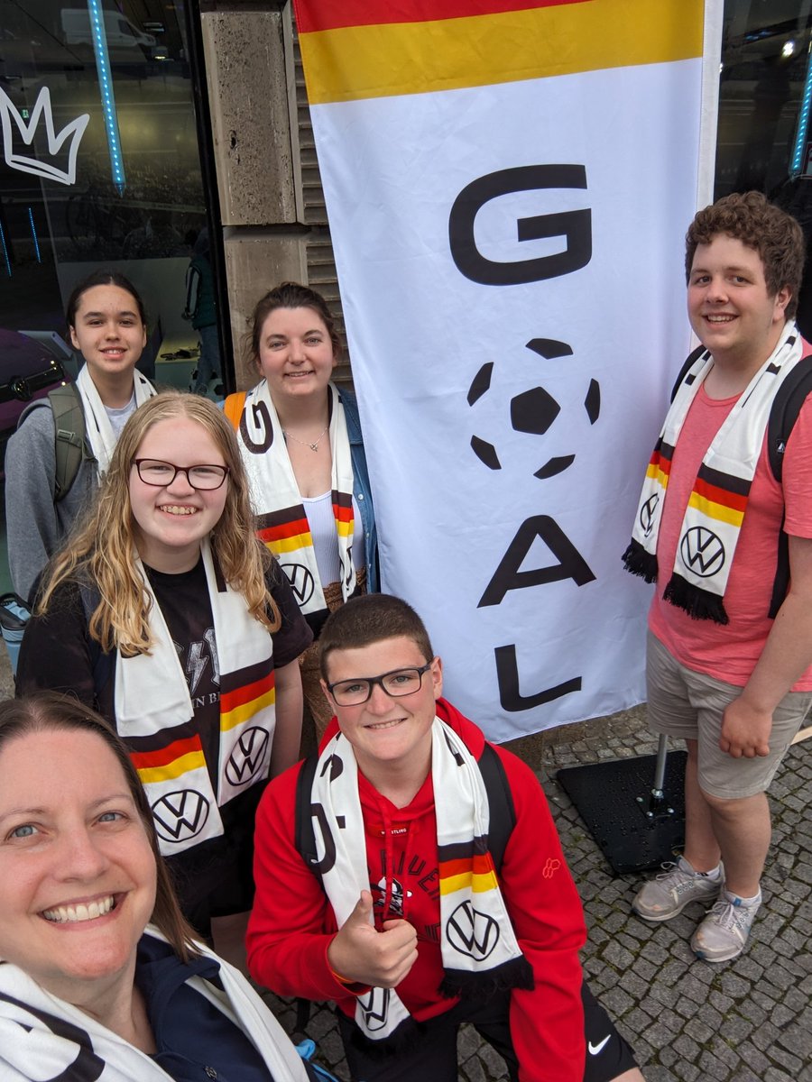 FrauFeole's tweet photo. I'm not sure what you've been doing this summer @GFC_Activities and @RRHSactivities but us GAPPers have been Germany-ing it up for the last three weeks https://t.co/HhYJJrxDaI