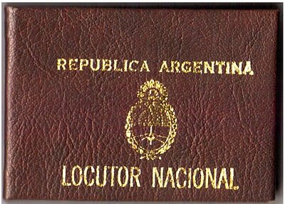 Como hace más de treinta años intentando cada día honrar esta profesión! ¡Feliz día Locutores! A seguir abrazando con pasión y vocación esta actividad maravillosa! Pese a todo 💓🤗📻🎙️3 de Julio #DiaDelLocutor #DíaDeLaLocutora