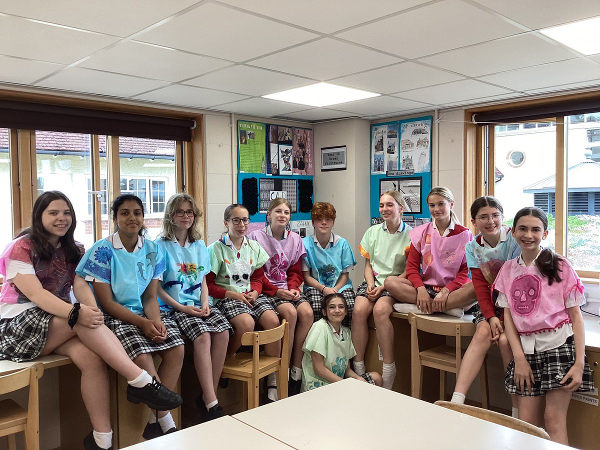 PipersArts's tweet image. Great t-shirts completed by #PipersYear8 well done guys! #PipersSenior