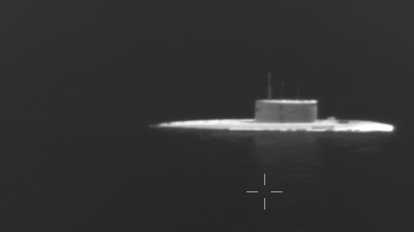 Archer83Able's tweet photo. Russian Kilo-class diesel-electric attack submarine seen through the camera lens of a Portuguese P-3C Orion maritime surveillance aircraft during NATO-led patrol ops in the Baltic Sea last week.

📸 @NATO_MARCOM https://t.co/vq75K6tEOG