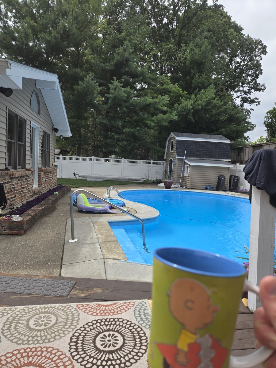 DaveInGreenBay1's tweet photo. #poolsesh starts now! https://t.co/y0Y7GrDTls