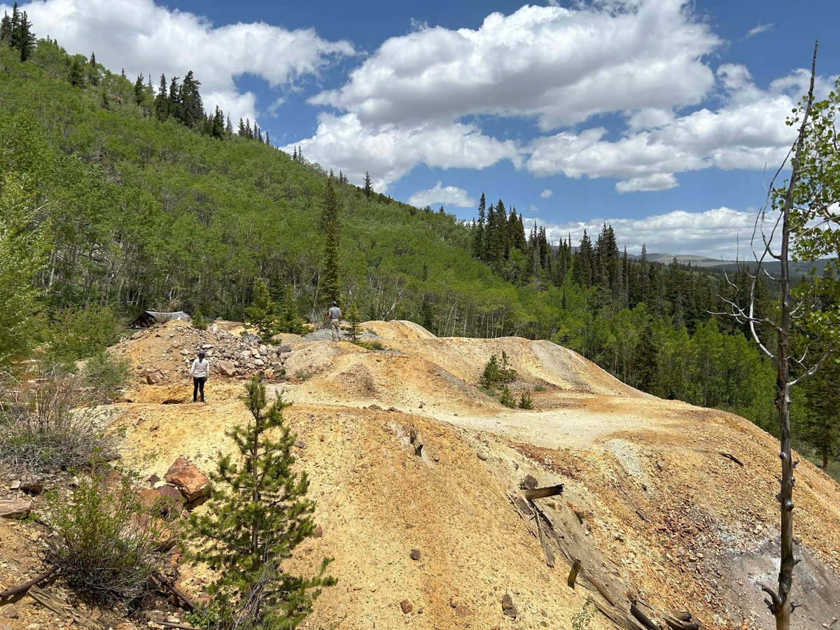 COGeolSurvey's tweet photo. Over the past few weeks, our minerals team has been venturing out to the Alma and Georgetown areas to work on the Earth Mapping Resources Initiative (Earth MRI). #EarthMRI is a @USGS project aimed at identifying areas that have potentially undiscovered critical mineral deposits. https://t.co/5HLaLwBPTd