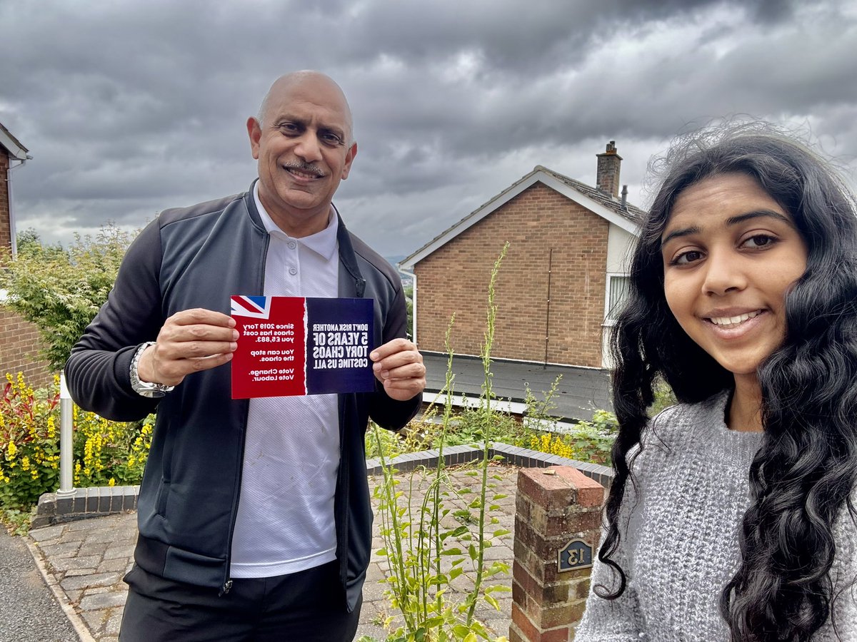 Thanks to <a href="/maya13039/">maya</a> for helping in Dudley CLP. Fantastic campaign session to get the vote out for @_SoniaKumar. <a href="/UKLabour/">The Labour Party</a> <a href="/WMLabour/">West Midlands Labour</a> <a href="/KarlDenning/">Cllr Karl Denning</a>