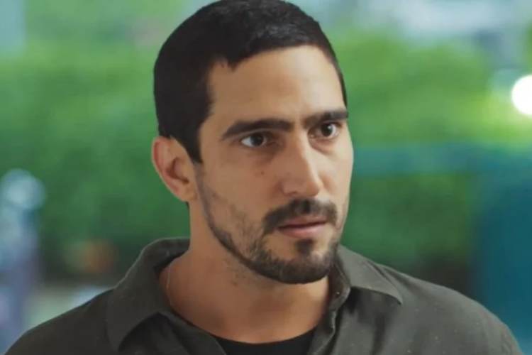 areavip's tweet image. Família é Tudo: #Tom descobre #Doença gravíssima e fica em estado de choque 
LEIA 👉areavip.com.br/novelas/famili…
.
O rapaz vai ficar muito abalado quando souber aa médica que deve operar o mais rápido possível
 #Descoberta #DESTAQUE #FamíliaéTudo #RenatoGóes #TVGlobo