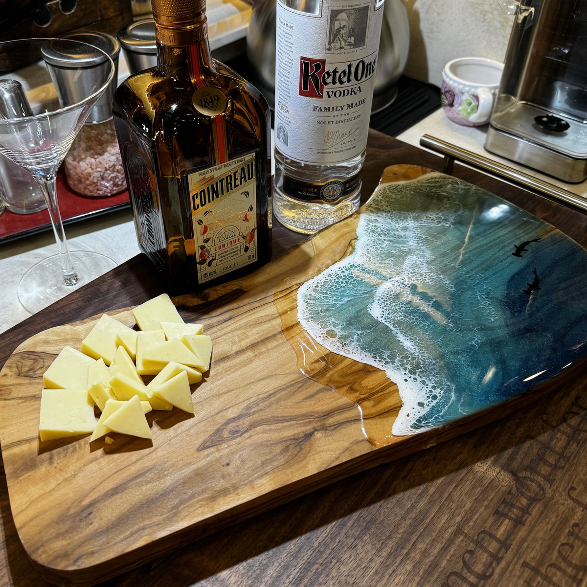 krezae's tweet photo. Fresh caught Pacific Salmon for dinner. But first, smoked Gouda and Martiniโs! ๐ธ#livinganywhere #travel #roadtrip #luxurytravel #roadtrips #wanderlust https://t.co/P4K7q0N3GD