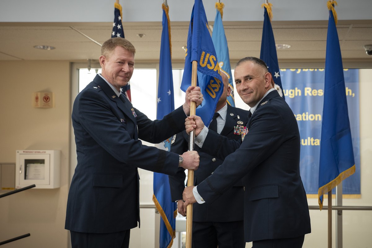 AFResearchLab's tweet photo. Congratulations to Col. (Dr.) Richard O. Speakman on his official assumption of command of the United States Air Force School of Aerospace Medicine, or USAFSAM!
1/3 https://t.co/2IqTvHCn7B