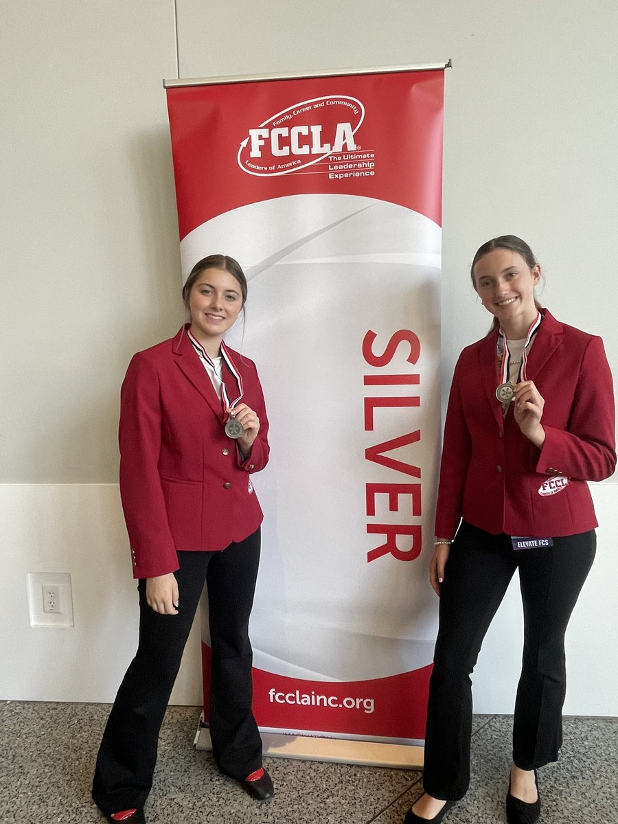 FalconsFCCLA's tweet photo. National FCCLA Leadership Conference results:  2 projects finished in the top 10 in the Nation and received Gold ratings.  Our other project received a Silver rating.  Super proud of our achievements here at NLC. https://t.co/I99sPHGZgG
