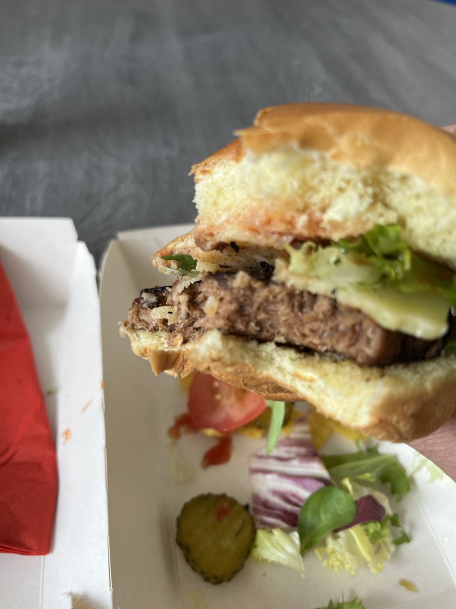 Thank you to ⁦<a href="/ENHHCharity/">East and North Hertfordshire Hospitals' Charity</a>⁩ for my lovely vegan burger today ⁦<a href="/enherts/">East and North Hertfordshire Teaching NHS Trust</a>⁩ #thankyouweek