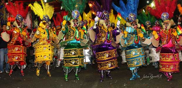 La cabeza de un colla si fuera intensamente