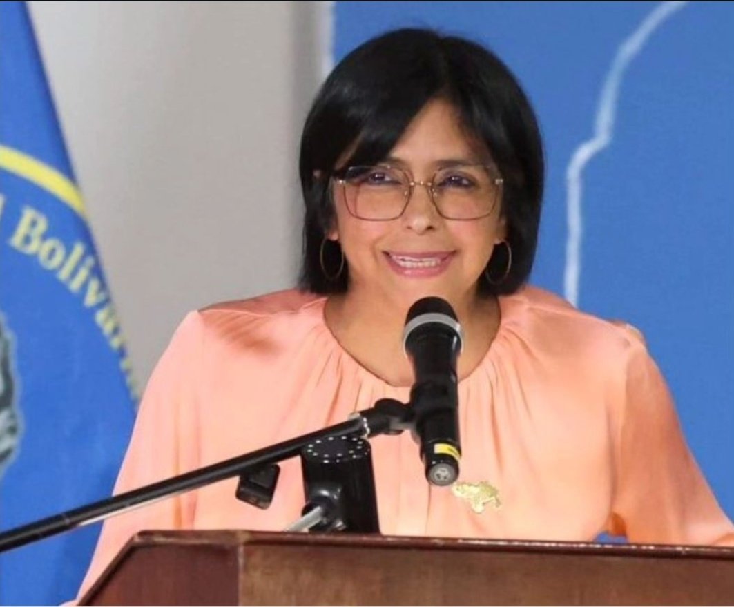 @Unibolivariana (@unibolivariana) on Twitter photo Desde la UBV enviamos nuestro afecto y solidaridad a la Vicepresidenta Delcy Rodríguez <a href="/delcyrodriguezv/">Delcy Rodríguez</a>, quien junto al valiente equipo de trabajo que acompaña las labores de atención al pueblo de Cumanacoa, sufriera un accidente este martes 02 de julio. Desde la UBV enviamos nuestro afecto y solidaridad a la Vicepresidenta Delcy Rodríguez <a href="/delcyrodriguezv/">Delcy Rodríguez</a>, quien junto al valiente equipo de trabajo que acompaña las labores de atención al pueblo de Cumanacoa, sufriera un accidente este martes 02 de julio.