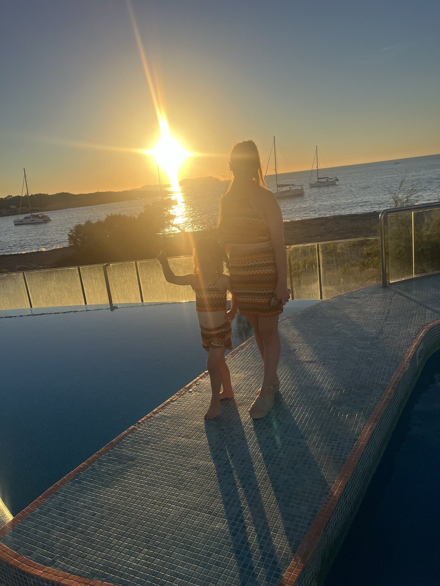 Otis088's tweet photo. Very grateful for my family moments that other people capture for us. Memories last forever #myteam @BroganD16 https://t.co/oV0odz3u1y