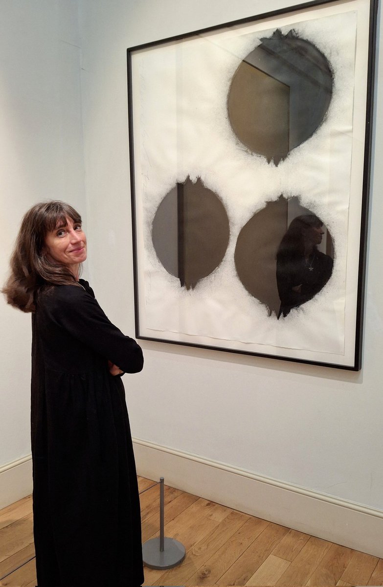 Saschaloske's tweet photo. Assignment to write a piece on the colour black in art?
No problem - plenty of material at @BrightonMuseums!
#DonaldSultan #GlynPhilpot #CharlesRennieMackintosh https://t.co/C9WqUombKP
