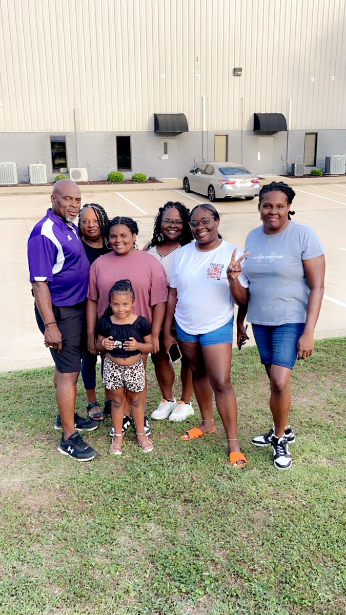 BLGLogisticsUS's tweet photo. 🌟 This past weekend, BLG Logistics hosted a fantastic Family Fun Day, and what an incredible event it was! 🎉 

Our employees and their families came out to enjoy a day filled with fun activities, delicious food, and great company. 
#BLGLogistics #EmployeeAppreciation https://t.co/7IAciKYGgD