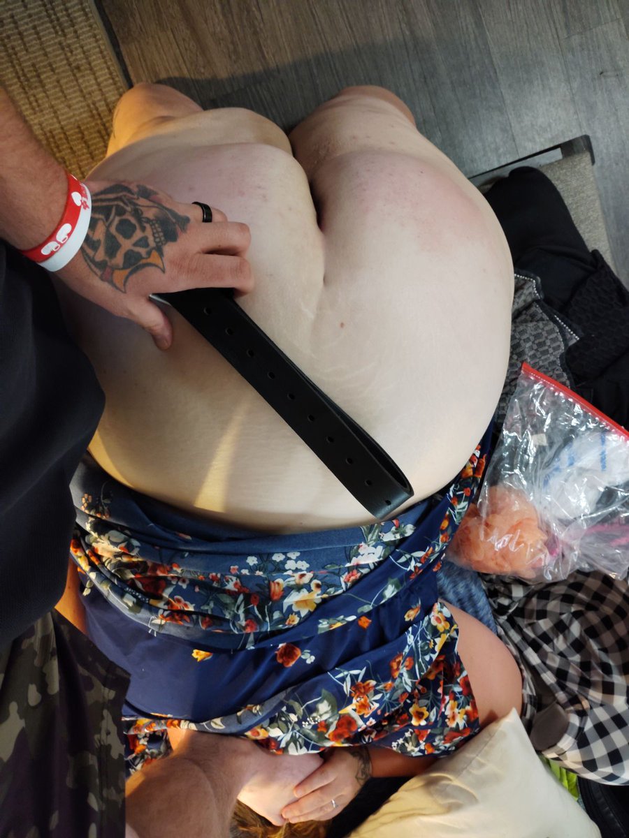 Back from Miami Beach. Daddy owed me a few spankings 🥵😈

Bbw pawg cougar milf belt