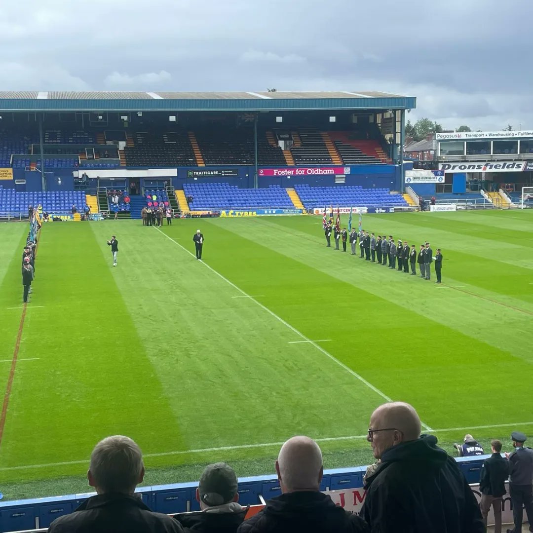 oldhamboxing's tweet photo. It was good to see the support for armed services day at Boundary Park for the Oldham Rugby League game #armedservicesday #oldhamrlfc #oafc #oldhamboxing https://t.co/wcaqElxoDd
