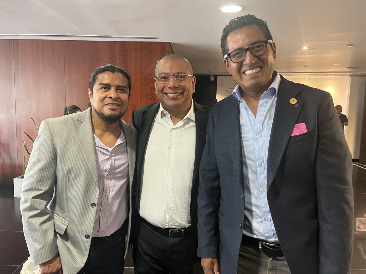 Los investigadores de la Universidad Veracruzana, Dr. Manuel González del Carmen (der), Dr. Gerardo Leyva (centro) y el Dr. Hernan Cortés, de la ⁦<a href="/UNAM_MX/">UNAM</a>⁩ Hace 7 años iniciaron la investigación de la concentración en 3 poblados indígenas de la Sierra Veracruzana 1/n