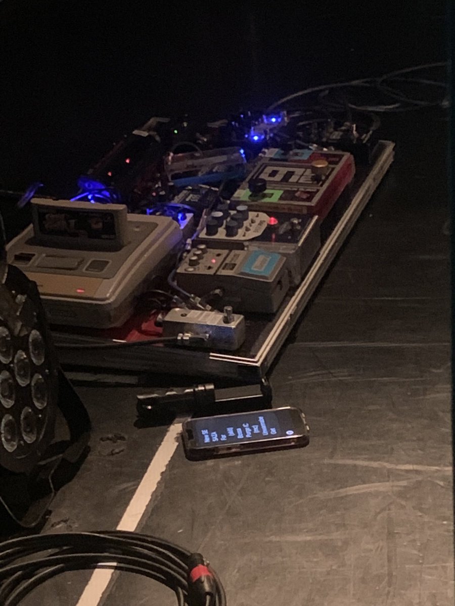 Rigen324's tweet image. 安定のスーファミ

全バンド最高だった‼️

メタルコアとは違うノリを
体と心で感じてアガれた

90年代から始まった
ミクスチャーの今を感じれた

最高‼️🕺👍∟(^ω^)」

#blem
#011
#worstrash
#wildogs
#calledbymercury
#shadybox