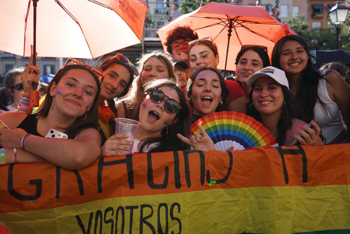 elfocoes's tweet image. ¡Vaya ambientazo en la Plaza Pedro Zerolo!✨

No queda nada para que comience el pregón del MADO 🏳️‍⚧️🏳️‍🌈

📝: @carmenabcdd_ &amp;amp; @claauufer