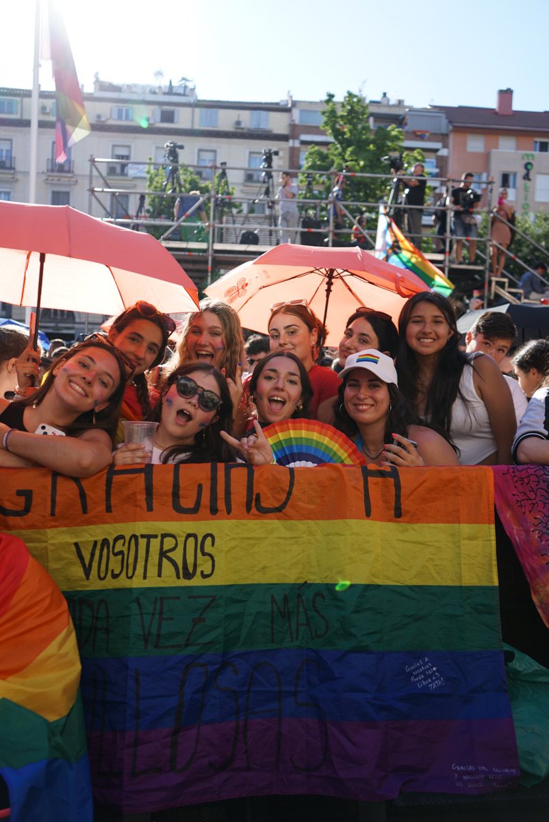 elfocoes's tweet image. ¡Vaya ambientazo en la Plaza Pedro Zerolo!✨

No queda nada para que comience el pregón del MADO 🏳️‍⚧️🏳️‍🌈

📝: @carmenabcdd_ &amp;amp; @claauufer