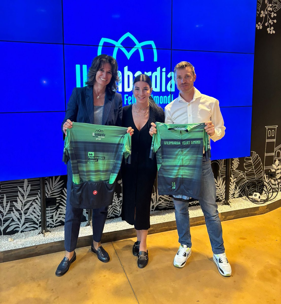 Oggi la presentazione della Gran fondo Il Lombardia Felice Gimondi al Talent Garden di Palazzo Lombardia 🇮🇹 

📸 In foto la nostra <a href="/fracazzaniga/">Francesca Cazzaniga</a> con <a href="/Norma_Gimondi/">Norma Gimondi</a> e <a href="/DCunego/">Damiano Cunego</a>.