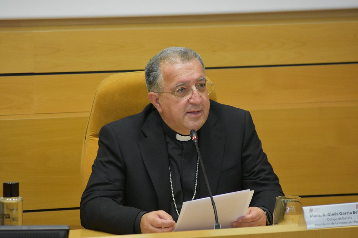 🗣️El presidente de la Fundación Pablo VI <a href="/ObispoGines/">Obispo de Getafe</a> de <a href="/DiocesisGetafe/">Diócesis de Getafe</a> clausura el XXIX curso de #DSI Situarse ante la IA con una lectura catastrofista, lo que hace es paralizarnos. El criterio siempre tiene que ser el hombre. Es preciso una nueva humanidad. En medio de las