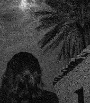 *:يــــاســعود هواجيسّ قلبي مـــاتجي والــــعربَ* *واعين* 
 *:لها حزةٍ في تالــــــي الليل تـــــزعجـــــــنيَ*