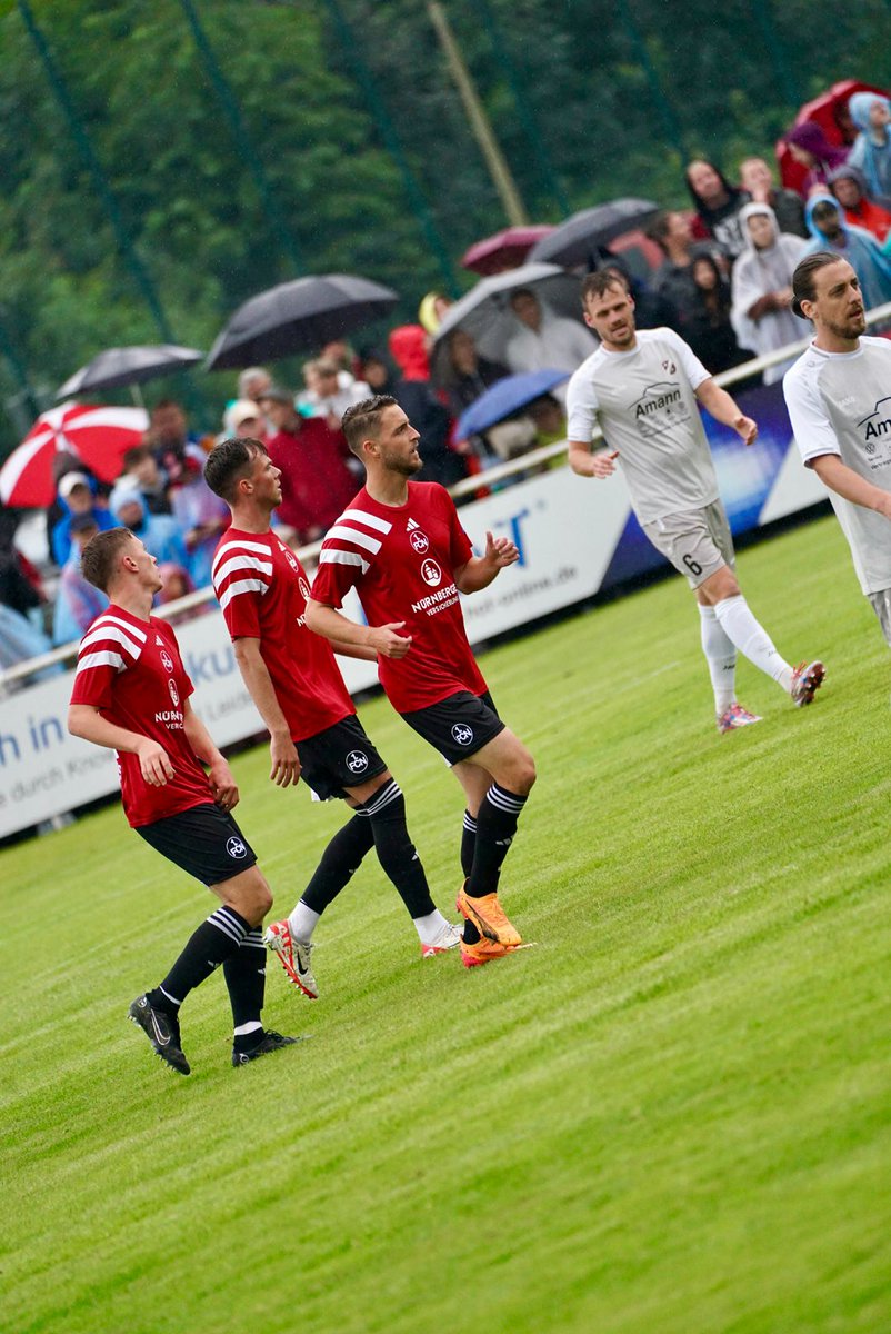 1_fc_nuernberg's tweet photo. ⏰ 9'
Da ist das erste Tor der neuen Saison. Janisch bedient #Schleimer, der aus 8 Metern einschiebt.
⚽ 0:1 | #fcn | #FCHFCN https://t.co/xjSuHdS1Pl