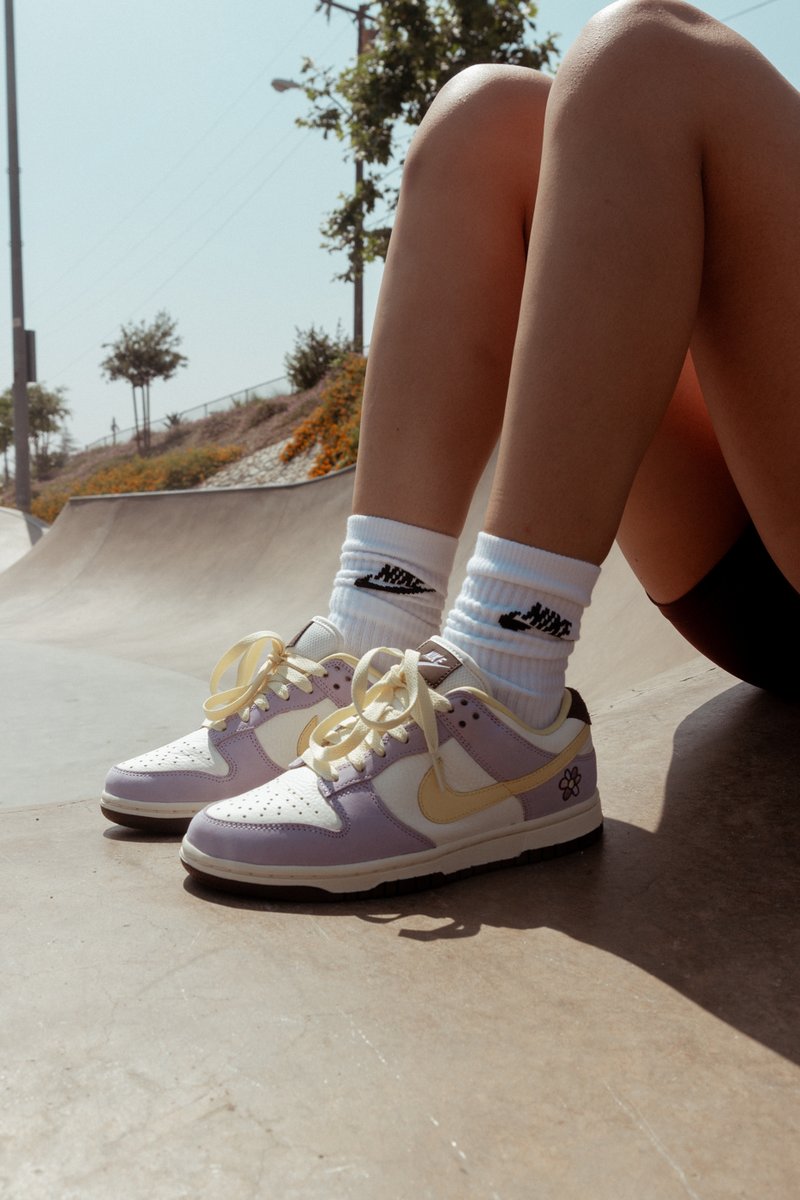 nike dunk lemon drop on feet