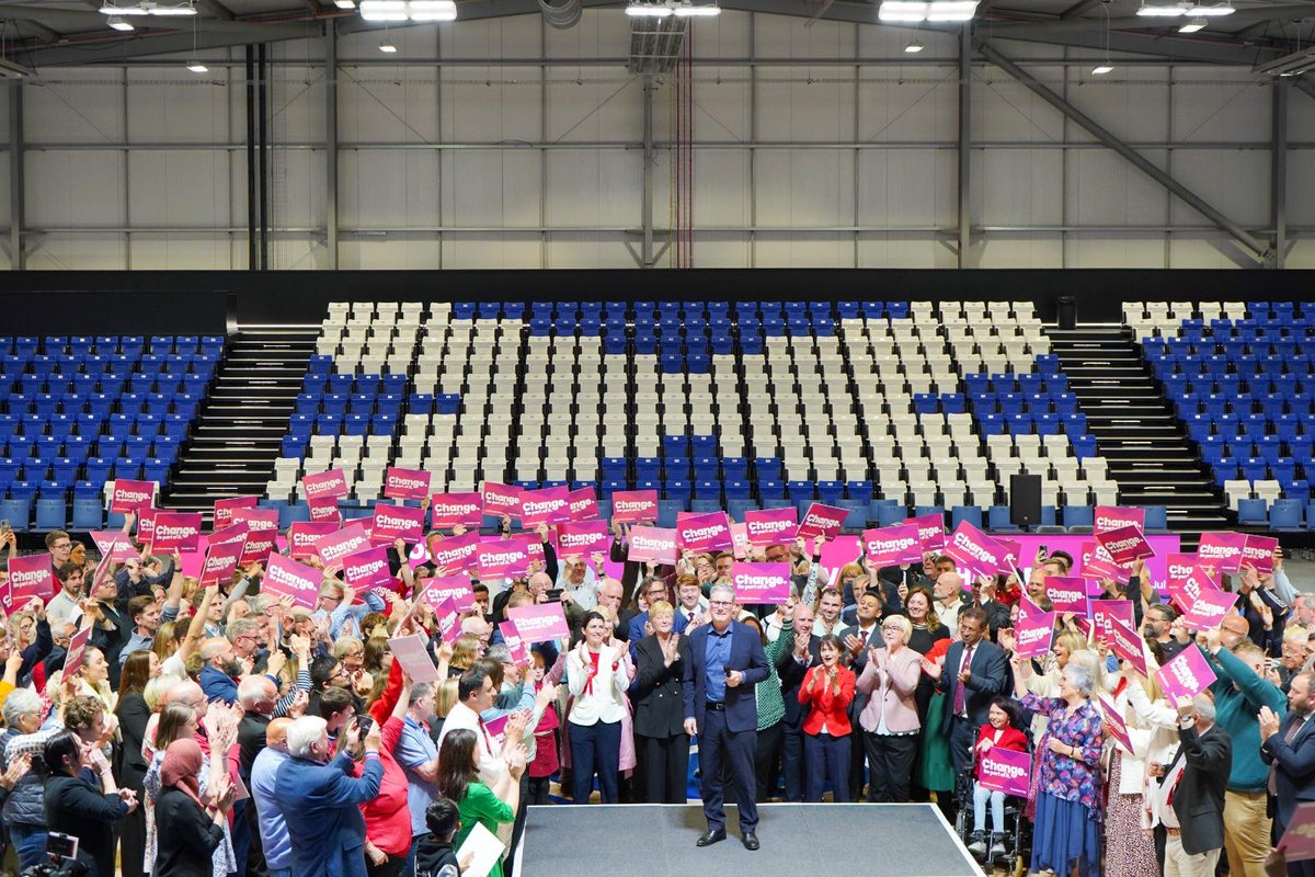 JoaniReid's tweet photo. It was a pleasure to welcome @Keir_Starmer and @AnasSarwar to East Kilbride this afternoon for @ScottishLabour's eve of poll rally. Their message is clear: if you want change, you have to #VoteLabour tomorrow https://t.co/vLQa9y1mDU