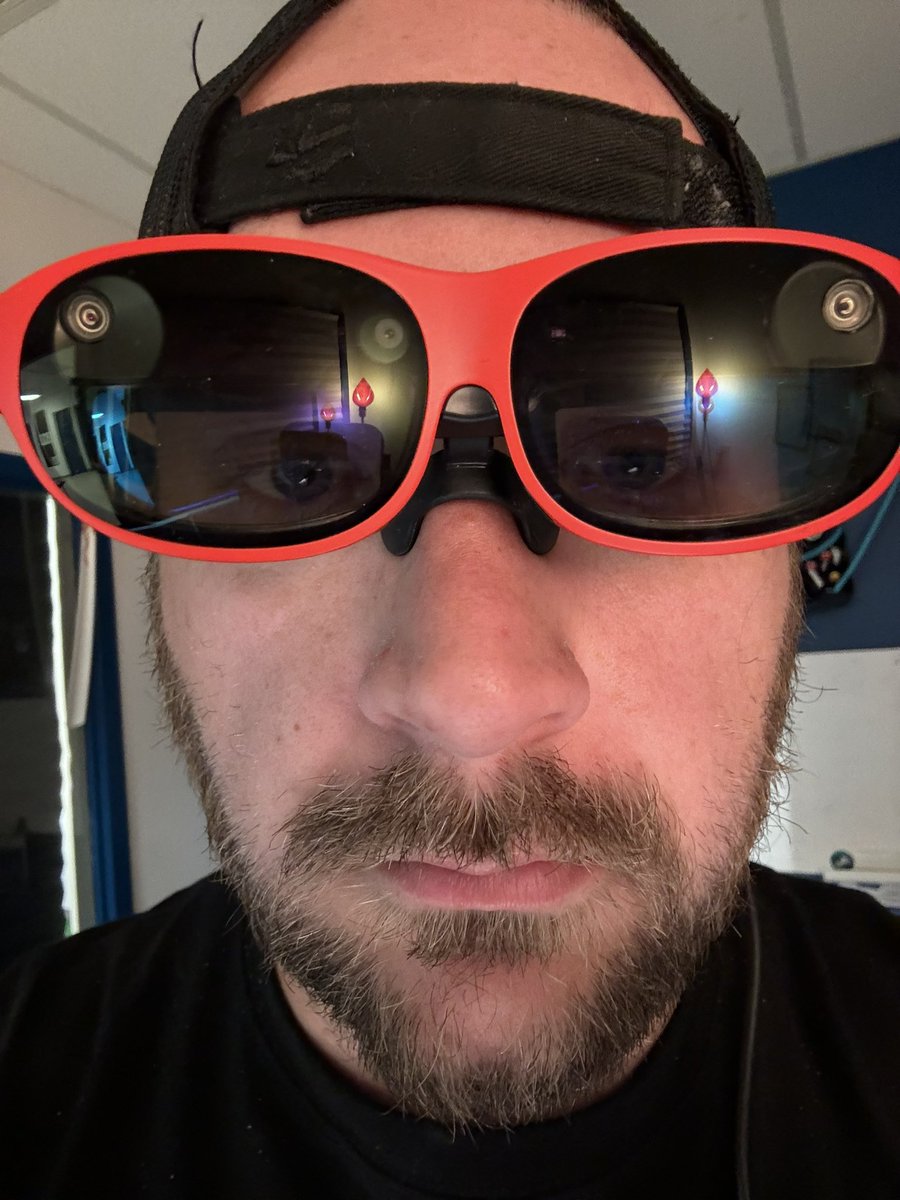 CMDannCA's tweet photo. Throw back to the old school #nreal @XREAL_Global dev kit lol… I need to upgrade. https://t.co/Gty9KNxVGo