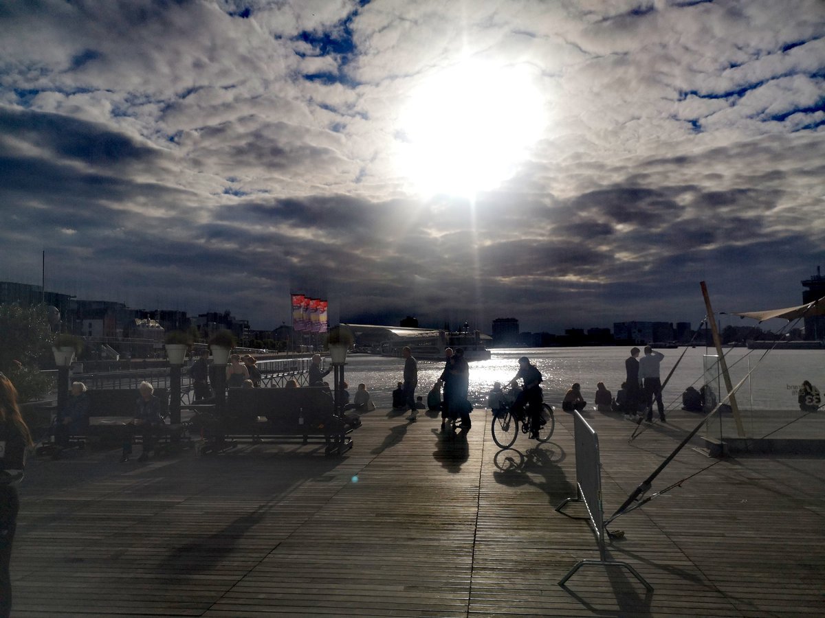 physar_nl's tweet photo. Toch nog een mooie avond aan het IJ https://t.co/IW48I0JA76