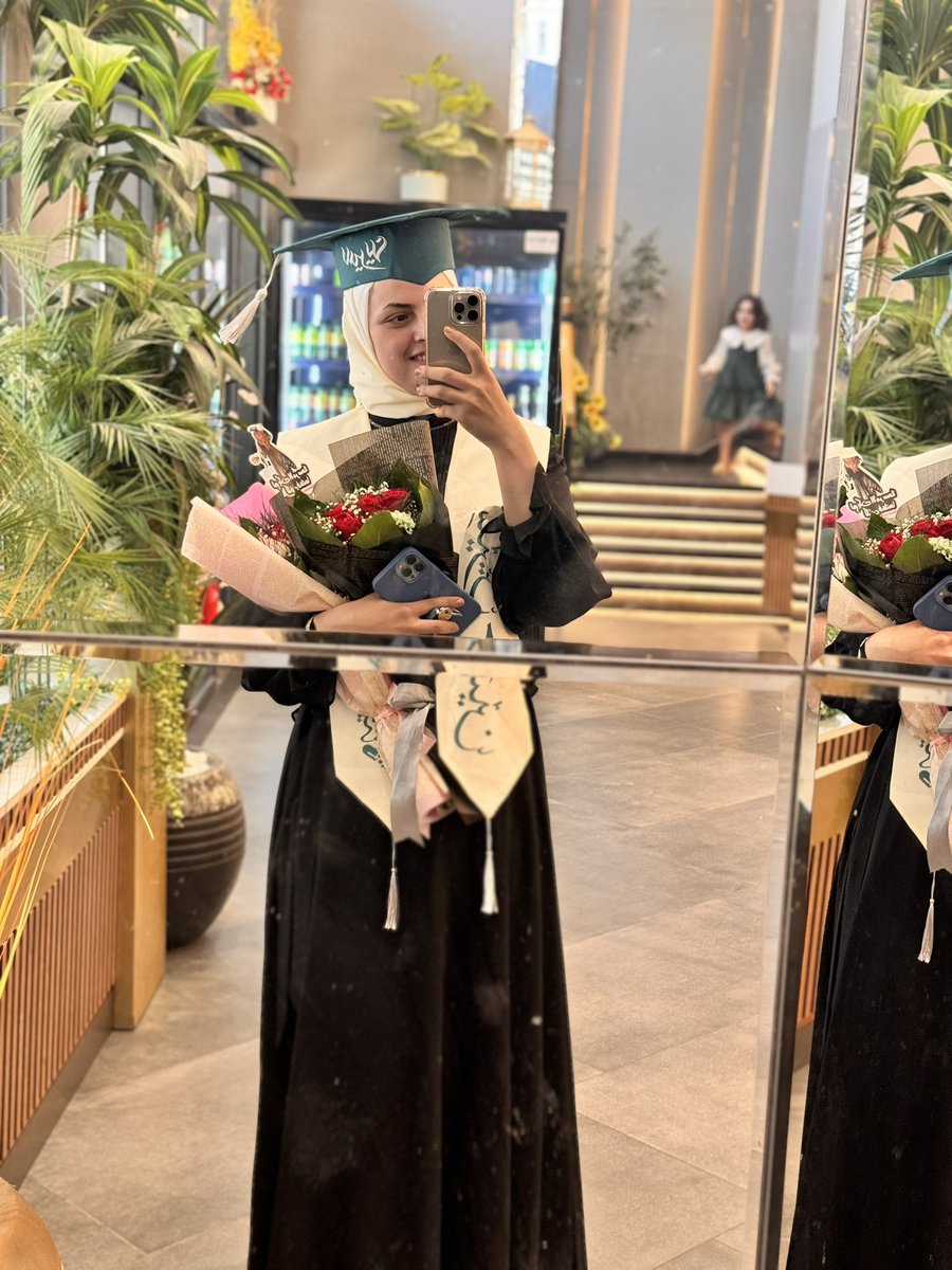 sereen_zaid's tweet photo. الخريجة رسميًا 🩵🩵🩵 https://t.co/rxp4gcXoOd
