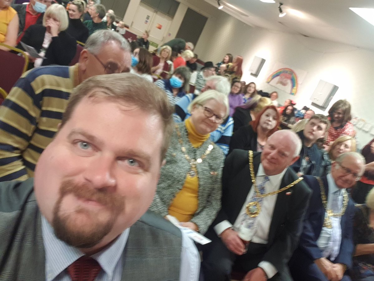 Friends2Friends(F2F) tweet media