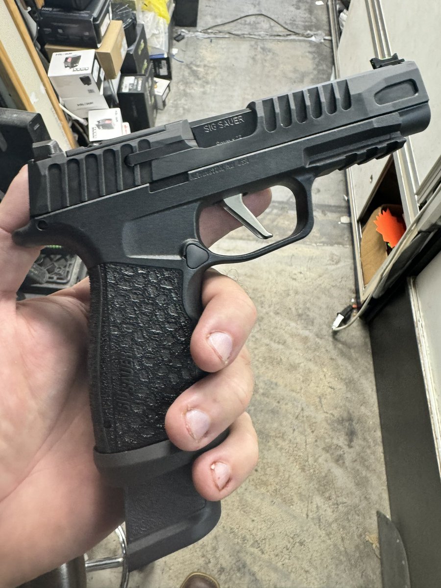 PirateFirearms's tweet photo. Sig Sauer P365 Fuse pistol @sigsauerinc @PirateFirearms https://t.co/0mJsIZsrTR