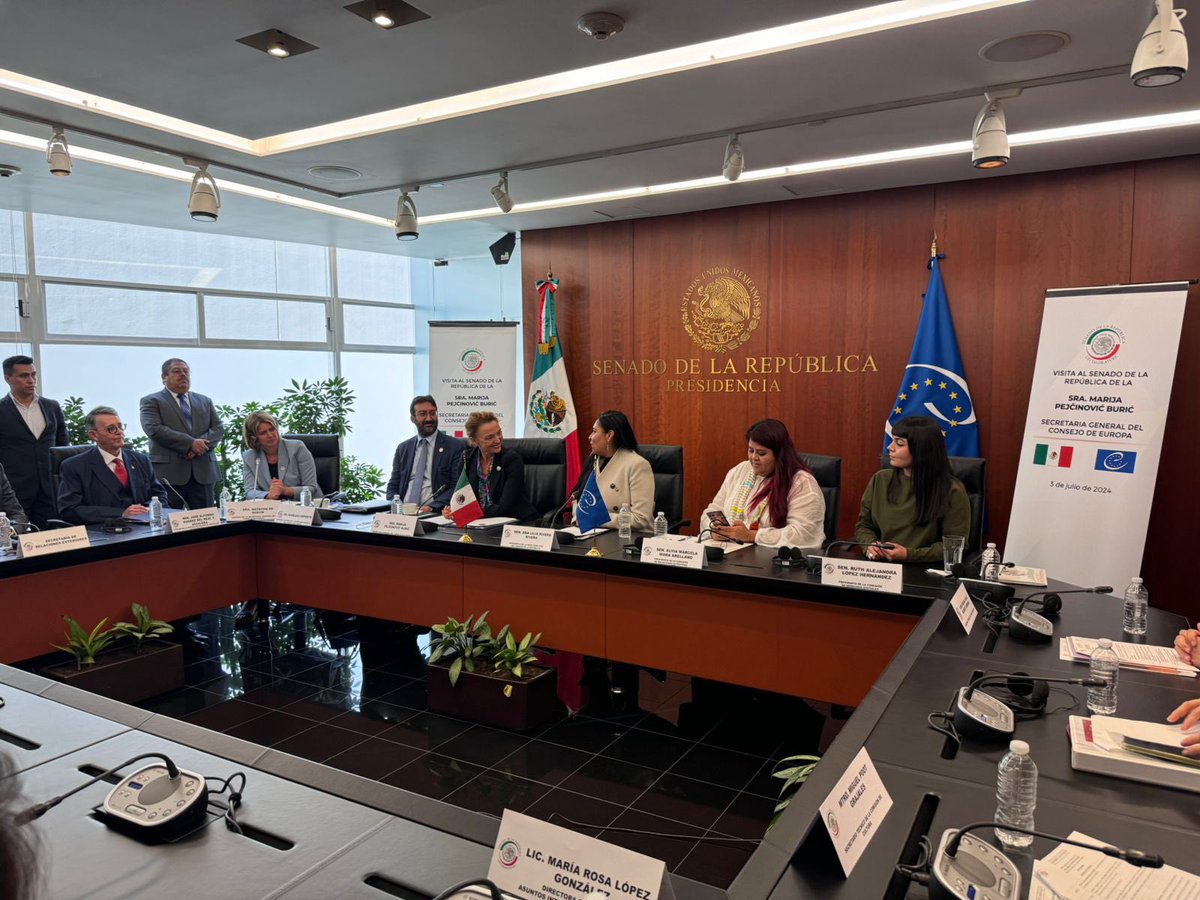 OfiMexEst's tweet photo. El día de hoy la Secretaria General del Consejo de Europa @MarijaPBuric visitó el
@senadomexicano para seguir fomentando la cooperación entre 🇲🇽 y la 🇪🇺. En la reunión se encontraban el Titular de esta oficina @JASRA1 y la Senadora @AnaLiliaRivra. https://t.co/WiRgYkk04o