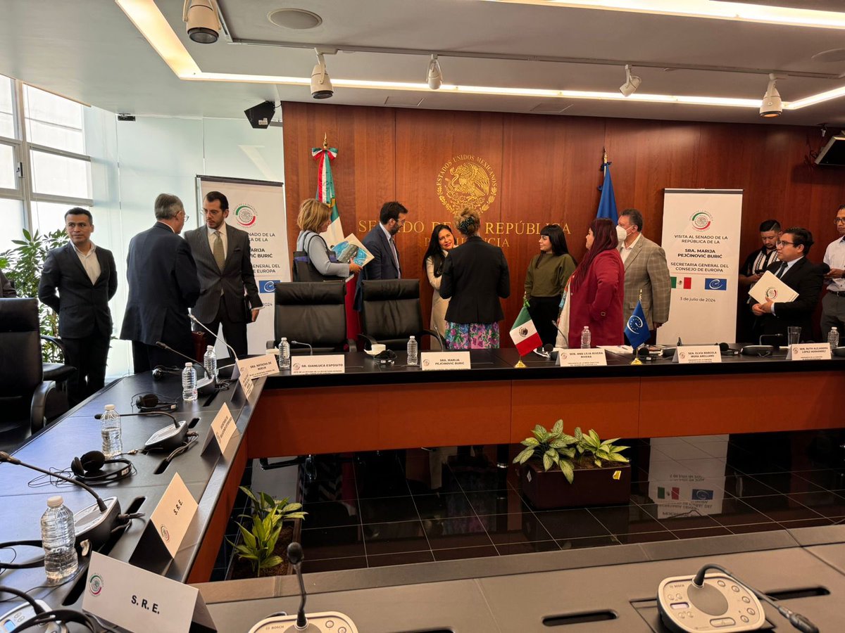 OfiMexEst's tweet photo. El día de hoy la Secretaria General del Consejo de Europa @MarijaPBuric visitó el
@senadomexicano para seguir fomentando la cooperación entre 🇲🇽 y la 🇪🇺. En la reunión se encontraban el Titular de esta oficina @JASRA1 y la Senadora @AnaLiliaRivra. https://t.co/WiRgYkk04o