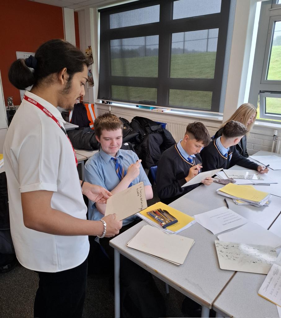 pentrelanguages's tweet image. Today, Year 9 Spanish pupils took part in GCSE oracy carousel activities with Saheb, Mr Jones and Miss James. They completed role plays, general questions and revised how to form questions #español #gcsespanish