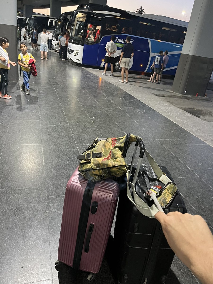 tek başına otogara gidip otobüsün kalkmasını beklemek😊😊