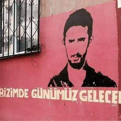 Hasan Ferit Gedik..
21 yaşındaydı..
11 yıl evvel mahallesini uyuşturucu satan çetelerden korurken çeteler tarafından öldürüldü..