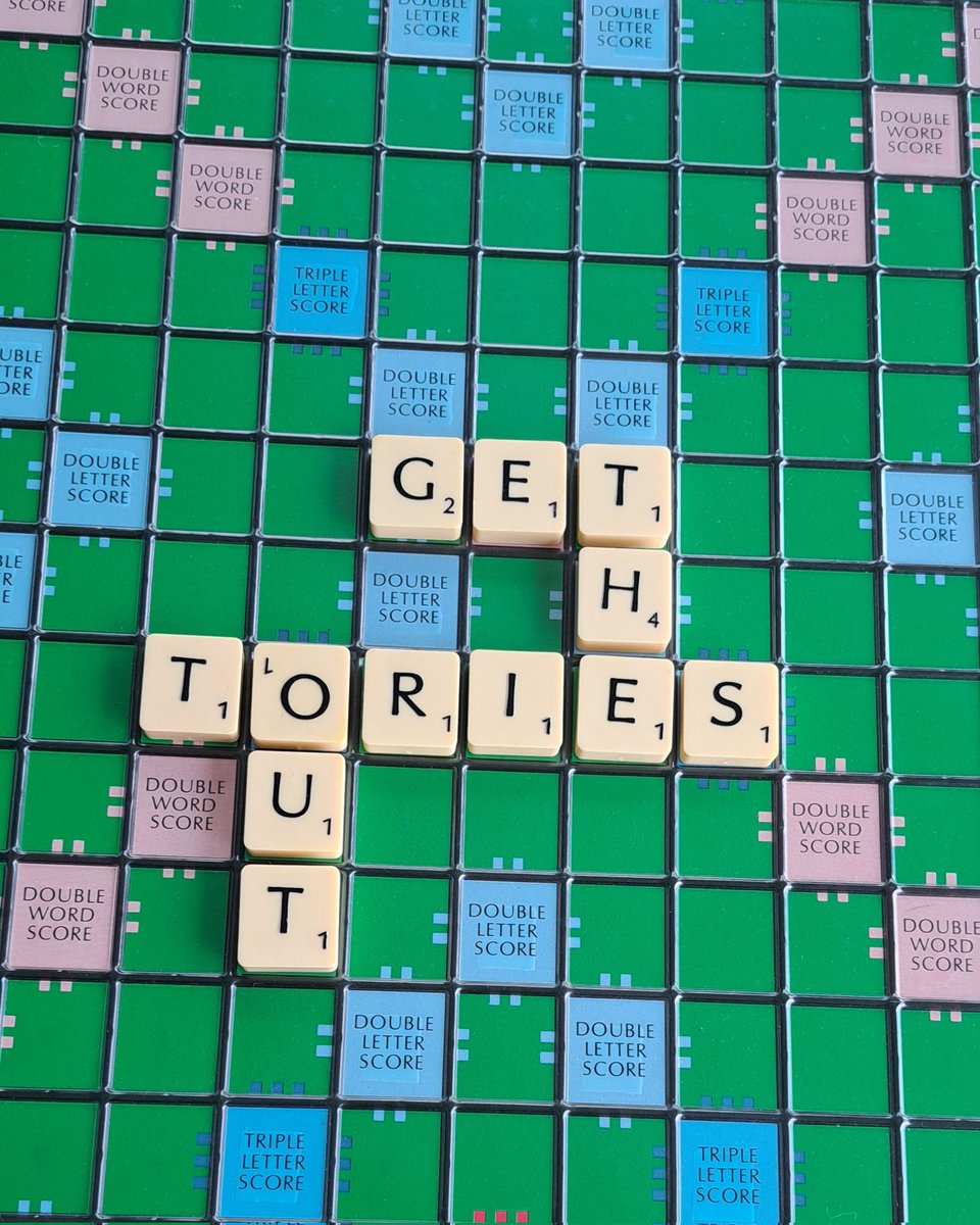 Sitting playing holiday scrabble and it just sort of happened......@zoe_grunewald <a href="/RhonddaBryant/">Chris Bryant</a> <a href="/campbellclaret/">ALASTAIR CAMPBELL</a> <a href="/MattChorley/">Matt Chorley</a>
